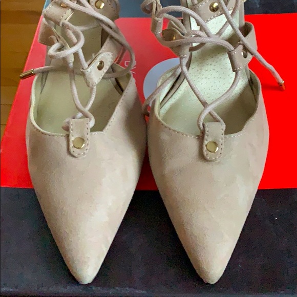 Guess Shoes - Picture 1 of 6